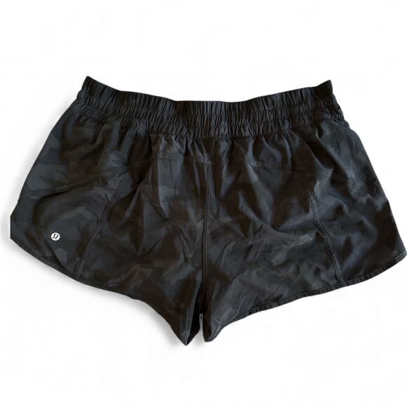 Lululemon Women's Tracker Low-Rise Lined Short 4" Shorts Black Camo Size 18 - Picture 6 of 6